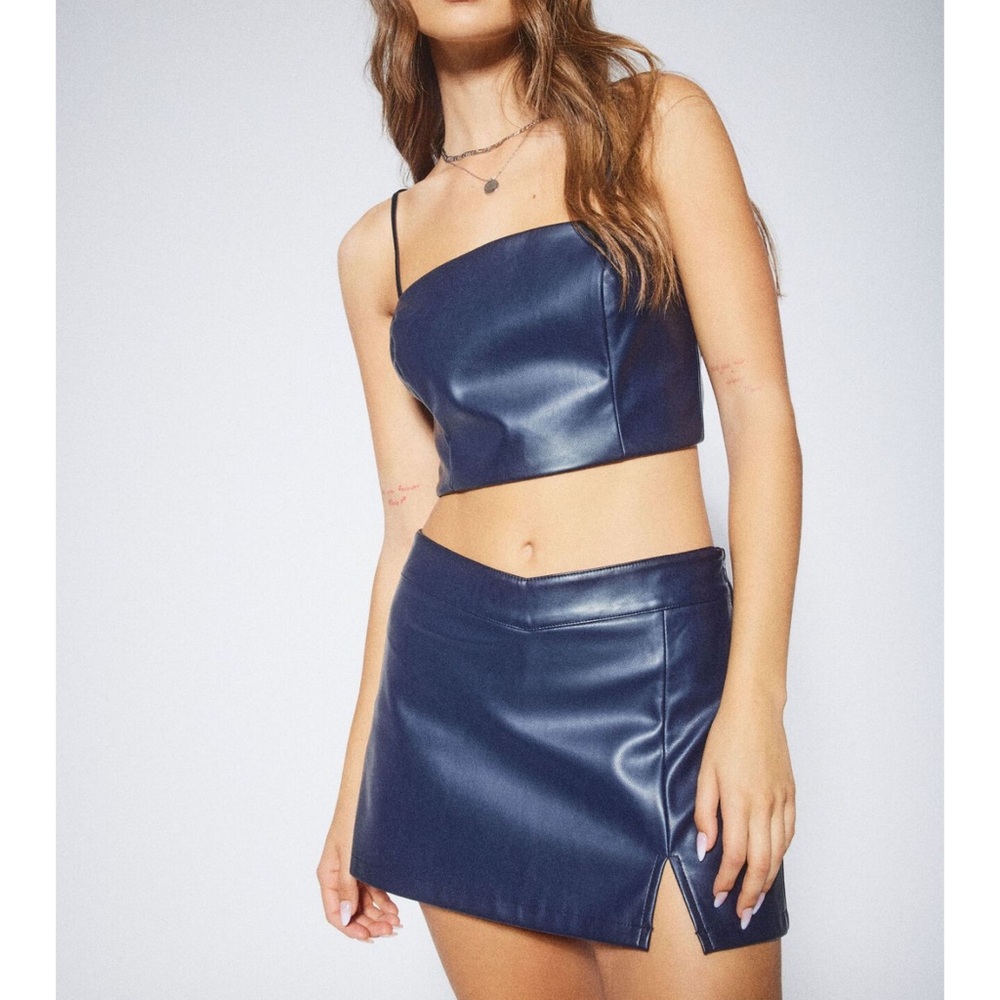 Garage That’s Hot Mini V Waist Skort